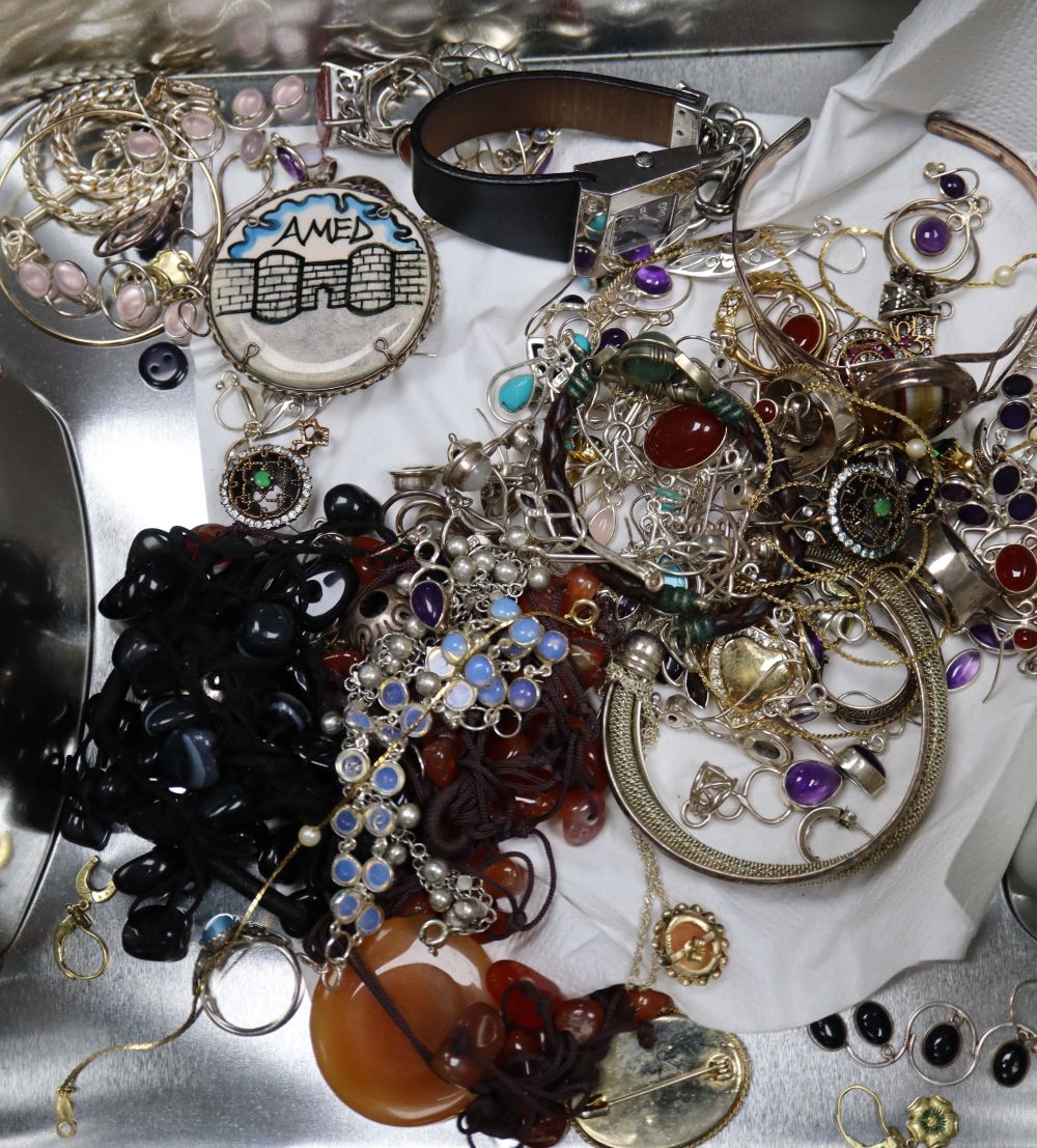 A group of assorted jewellery including costume and 925.